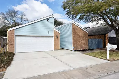 900 Chateau Place, Richmond, TX 77469 - Photo 3