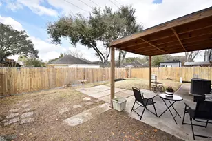 900 Chateau Pl, Richmond, TX 77469 - Photo 33