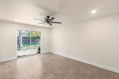 821 Mark St, Deer Park, TX 77571 - Photo 9