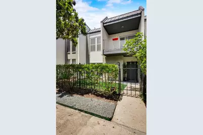 1300 Augusta Drive #28, Houston, TX 77057 - Photo 3