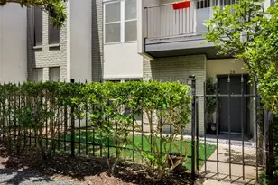 1300 Augusta Dr, Houston, TX 77057 - Photo 3