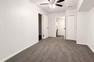 736 Kyle St, Angleton, TX 77515 - Photo 15