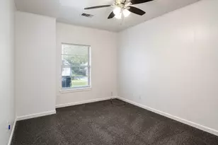 736 Kyle St, Angleton, TX 77515 - Photo 13