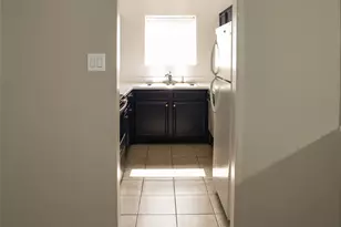 2323 Fairwind Dr, Houston, TX 77062 - Photo 5