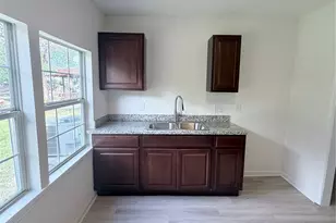 8837 Oak Knoll Ln, Houston, TX 77078 - Photo 11