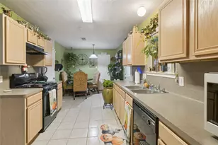 7806 Tamora Ln, Pasadena, TX 77505 - Photo 9