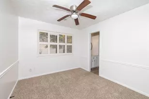 9810 Jockey Club Dr, Houston, TX 77065 - Photo 13