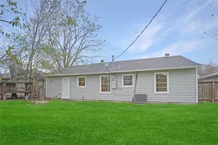 5946 Beldart St, Houston, TX 77033 - Photo 15