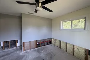 702 E Dallas St, Fresno, TX 77545 - Photo 11