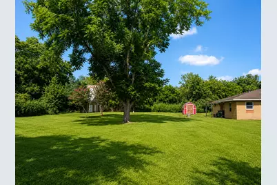 702 E Dallas Street, Fresno, TX 77545 - Photo 5
