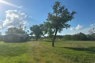 1414 Angle Rd, Angleton, TX 77515 - Photo 3