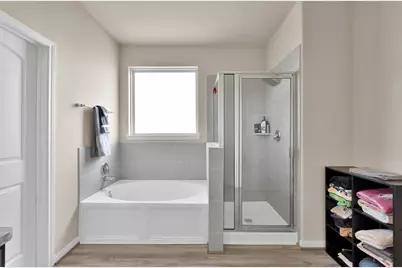 12511 Silverwood Sands Court, Houston, TX 77014 - Photo 9