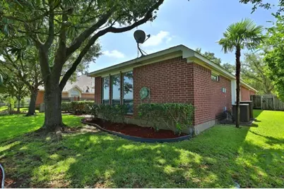 12318 Shadow Island Drive, Houston, TX 77082 - Photo 37