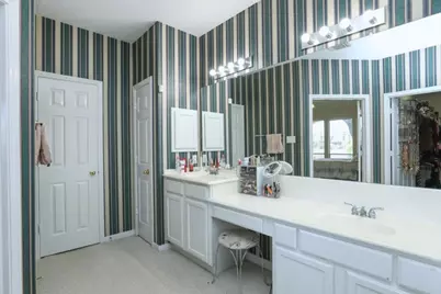 12318 Shadow Island Drive, Houston, TX 77082 - Photo 27