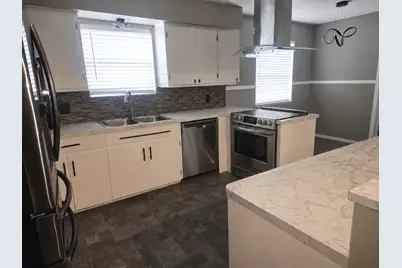 105 S Ringgold Street, West Columbia, TX 77486 - Photo 3