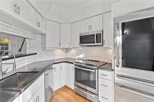 2215 Stanford St, Houston, TX 77006 - Photo 1