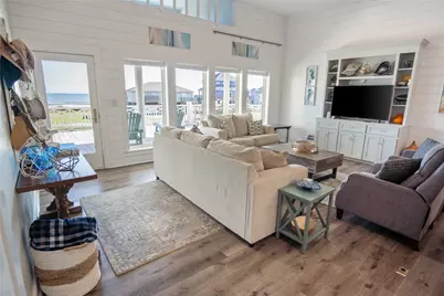 940 Raymond, Crystal Beach, TX 77650 - Photo 21