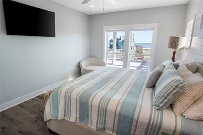 940 Raymond, Crystal Beach, TX 77650 - Photo 29