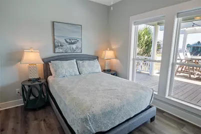 940 Raymond, Crystal Beach, TX 77650 - Photo 37