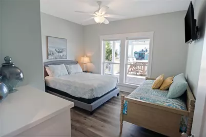 940 Raymond, Crystal Beach, TX 77650 - Photo 35