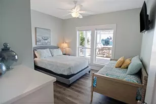 940 Raymond, Crystal Beach, TX 77650 - Photo 35