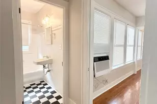 1136 Berthea St, Houston, TX 77006 - Photo 11