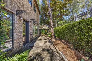 20 Town Oaks Pl, Bellaire, TX 77401 - Photo 43