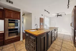 20 Town Oaks Pl, Bellaire, TX 77401 - Photo 19