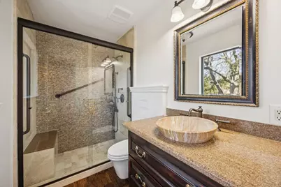 20 Town Oaks Place, Bellaire, TX 77401 - Photo 37