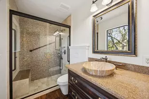 20 Town Oaks Pl, Bellaire, TX 77401 - Photo 37