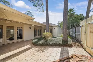 242 Vanderpool Ln, Houston, TX 77024 - Photo 23