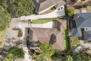 242 Vanderpool Ln, Houston, TX 77024 - Photo 37