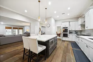 242 Vanderpool Ln, Houston, TX 77024 - Photo 9