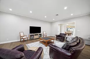 242 Vanderpool Ln, Houston, TX 77024 - Photo 19