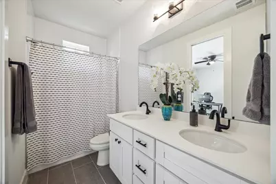 5723 White Magnolia Street, Houston, TX 77091 - Photo 11