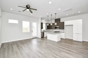 313 Charlock St, Houston, TX 77022 - Photo 5