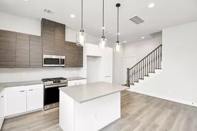 313 Charlock Street, Houston, TX 77022 - Photo 9