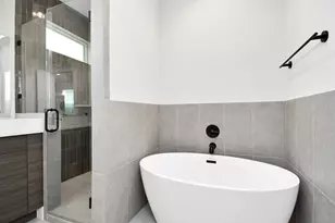 313 Charlock St, Houston, TX 77022 - Photo 21