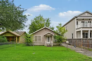 340 W 27th St, Houston, TX 77008 - Photo 1