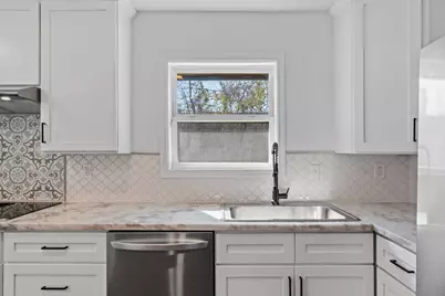 10151 Brinwood Drive, Houston, TX 77043 - Photo 11