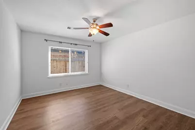 10151 Brinwood Drive, Houston, TX 77043 - Photo 15