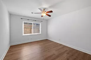 10151 Brinwood Dr, Houston, TX 77043 - Photo 15