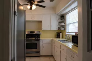 110 W Brenda St, Houston, TX 77076 - Photo 9