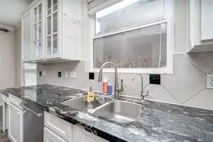 3135 Old Masters Dr, Sugar Land, TX 77479 - Photo 15