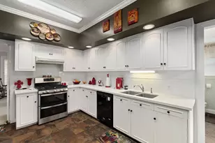 608 Bohlmann Ave, Schulenburg, TX 78956 - Photo 11