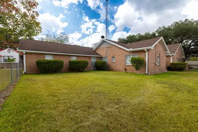 608 Bohlmann Avenue, Schulenburg, TX 78956 - Photo 35