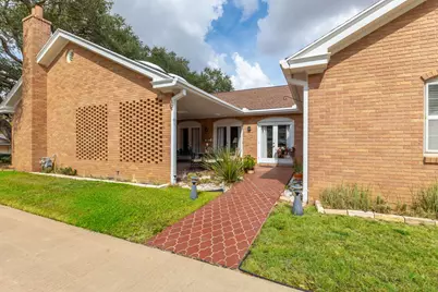 608 Bohlmann Avenue, Schulenburg, TX 78956 - Photo 33