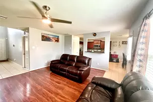 2522 Tracy Ln, Highlands, TX 77562 - Photo 11
