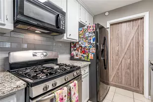 2409 Raspberry Ln, Pasadena, TX 77502 - Photo 11