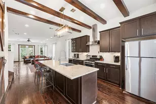 5733 Kiam St, Houston, TX 77007 - Photo 9